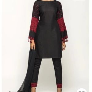 Pakistani Indian suit